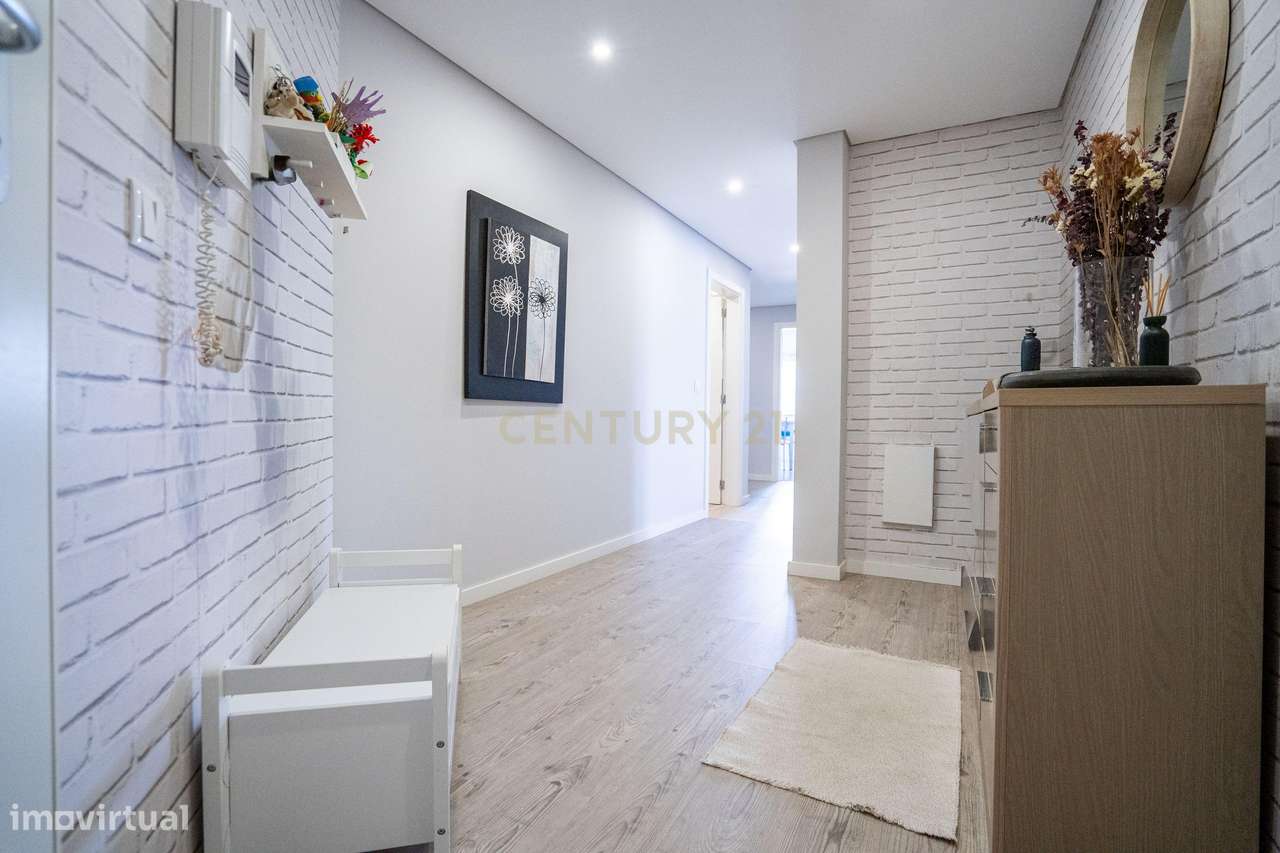 Apartamento T2 - Excelentes Áreas - Como Novo-7