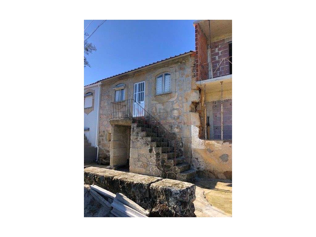 MORADIA EM PEDRA COM VISTAS PARA A SERRA DA ESTRELA SANTIAGO SEIA - Grande imagem: 2/19