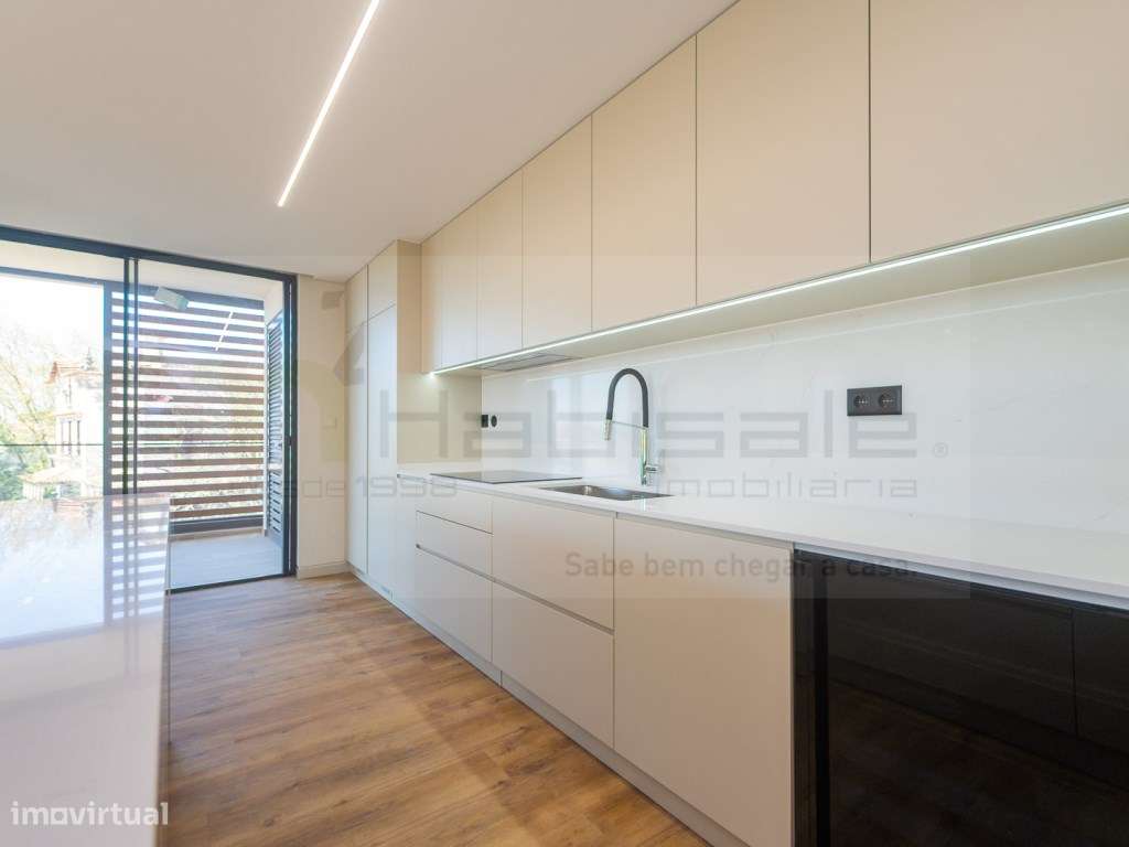 T2 com Terraço e Box em Condomínio de Luxo com Piscina, Ginásio e S... - Grande imagem: 3/29