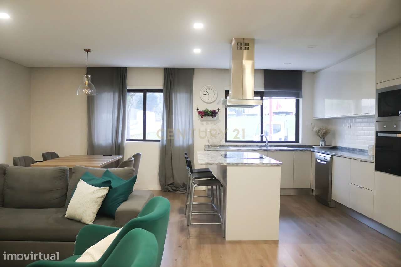 Apartamento Moderno T3 Mobilado com Vista Rio - Grande imagem: 2/15