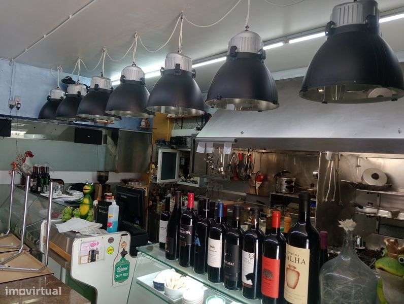 Trespasse churrasqueira Maria Albertina Mercado Rio d Mouro renda 250€ - Grande imagem: 4/9