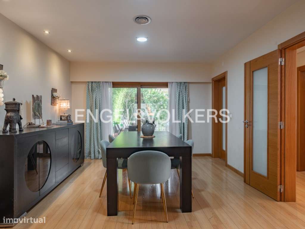 Moradia T3 com 3 Suites, Escritório, Jardim Privativo e Garagem | S...-3