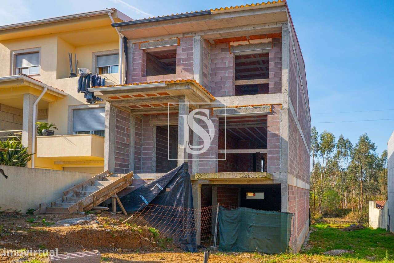 Moradia T3 por terminar | Elevado potencial de investimento - Grande imagem: 4/35