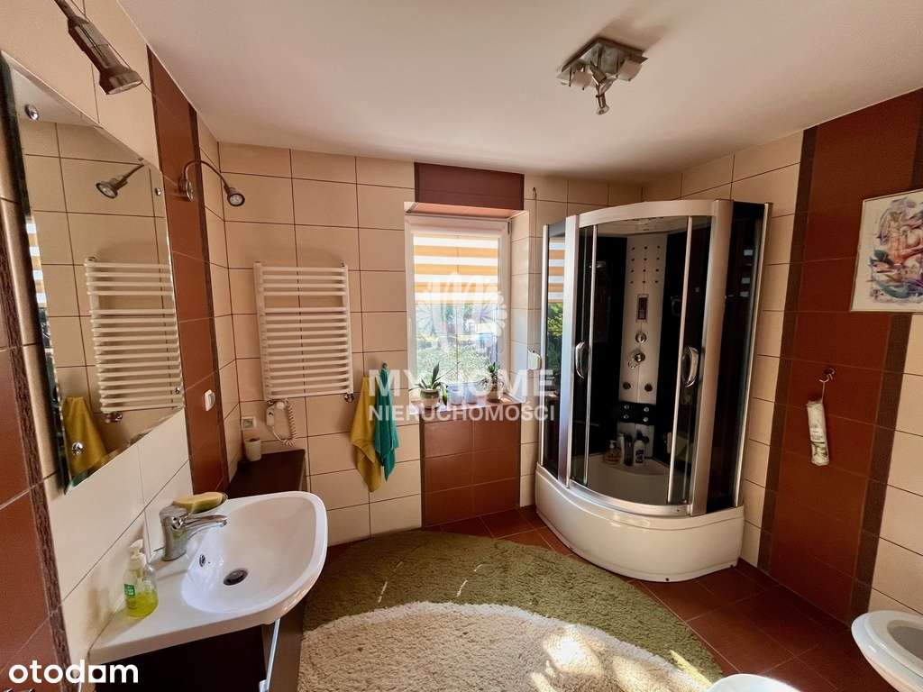 Przestronny Dom z Fotowoltaiką i Ogrodem-11