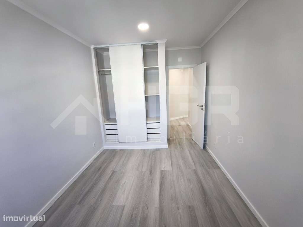 T4 | TOTALMENTE RENOVADO | BOAS ÁREAS | 2 CASAS DE BANHO | AMORA - ...-34