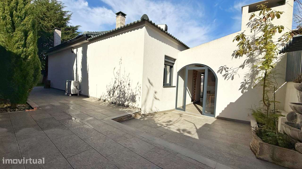 Moradia IsoladaT1+1 Totalmente Remodelada -Charneca da Caparica-4