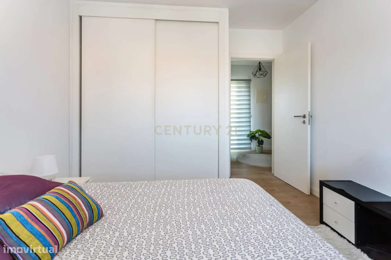 Moradia em banda T3 no Alto do Moinho-18