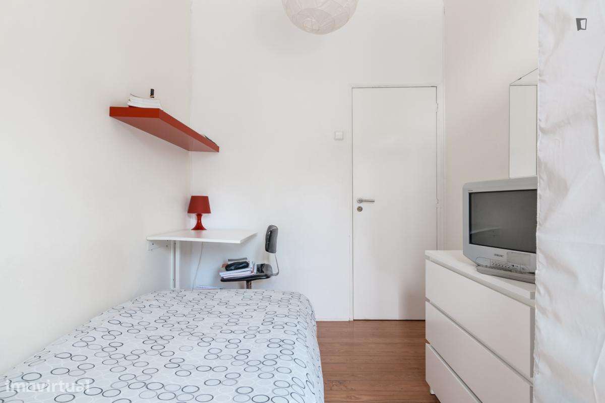 Quarto - localizado em Arroios Lisbon - Grande imagem: 4/6