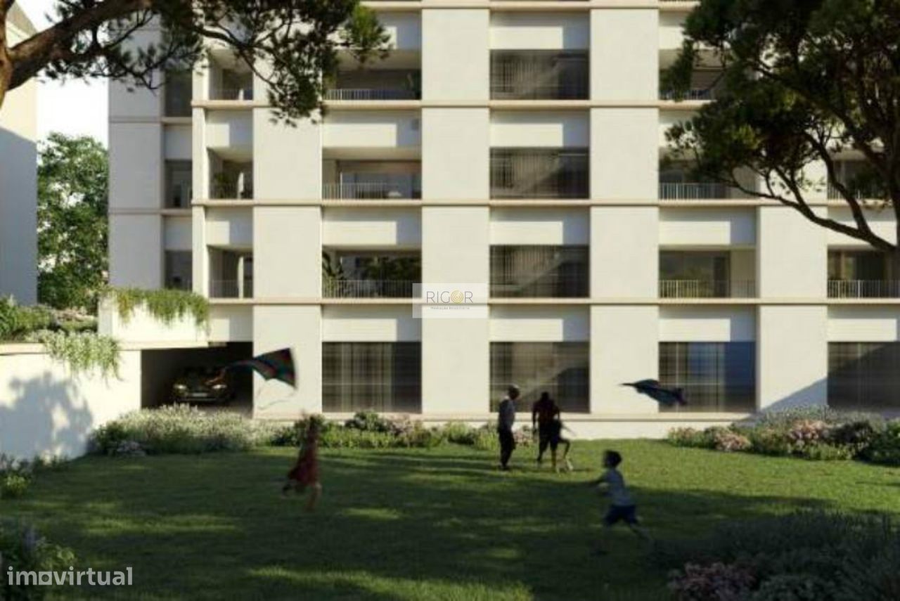 Apartamento T2 com varanda em construção ao Parque do Covelo.