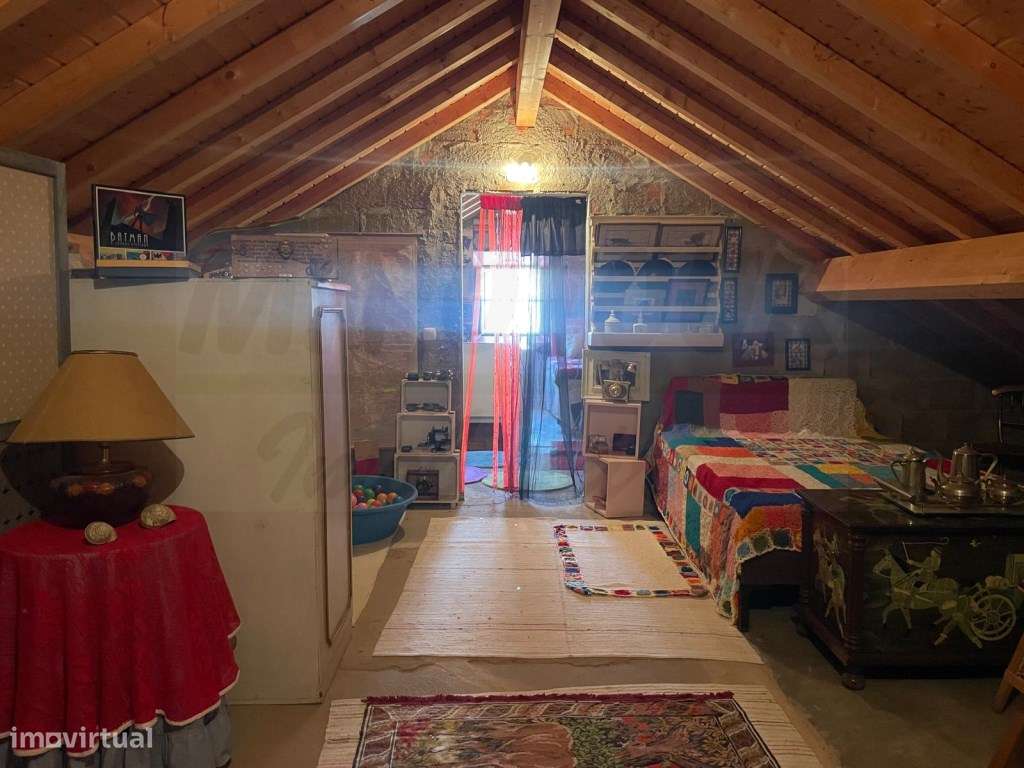 Moradia única na Abela - Espaço, Conforto e Tradição!-27