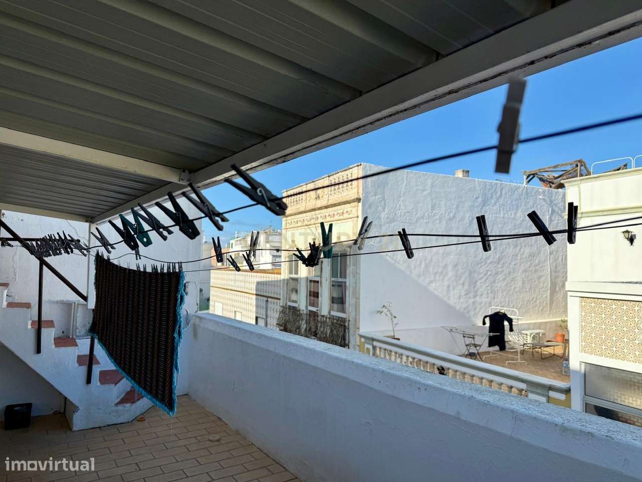 Moradia T3 em Olhão, com Terraço e Boa Exposição Solar na Baixa-15