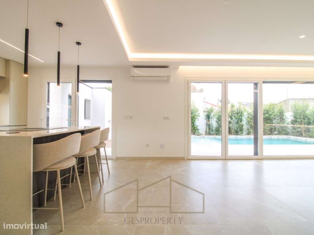 Moradia Isolada T3 com piscina pronta a escriturar na Aroeira-19
