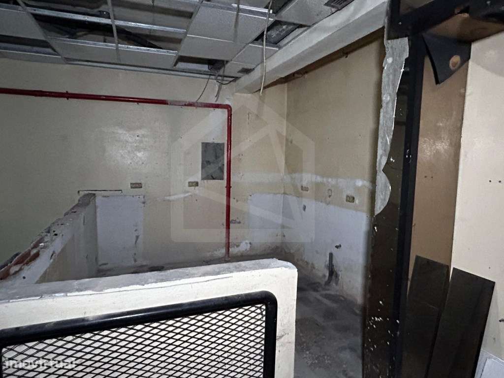 Loja em Paredes - Grande imagem: 5/17