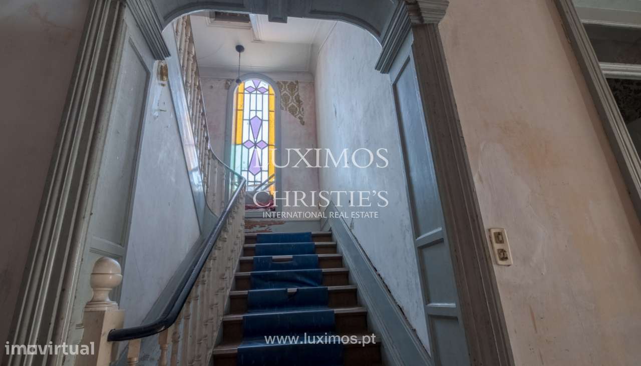 Palacete centenário e terreno de 5000m2, em Canidelo, V. N. Gaia - Grande imagem: 5/7