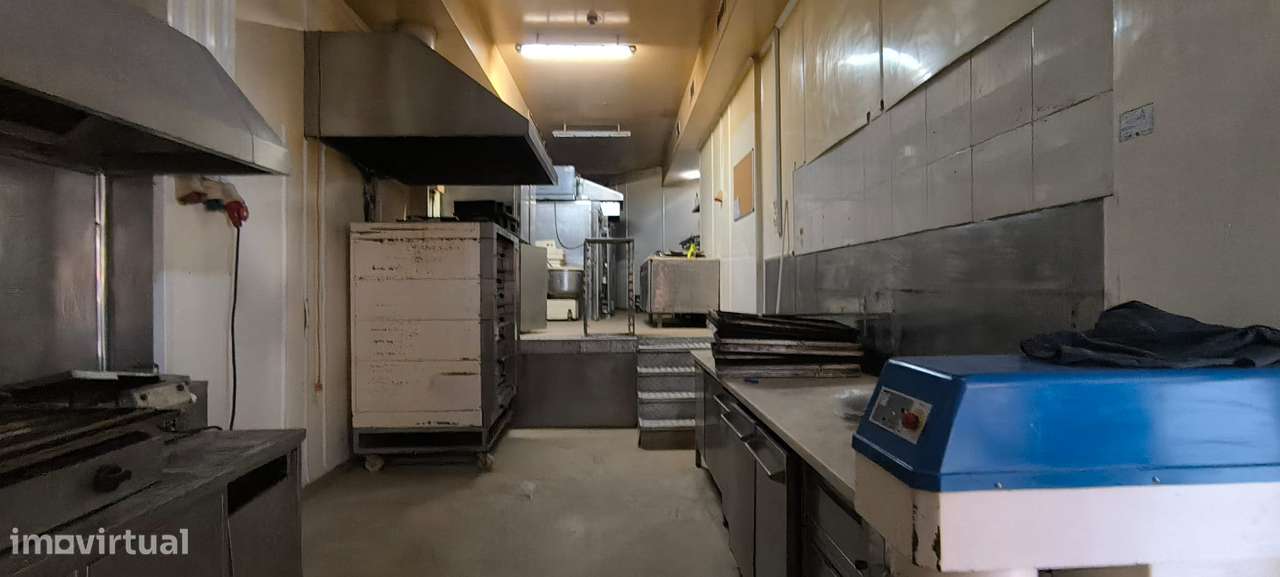 Espaço Comercial 250 m² | Ramada, Odivelas-7