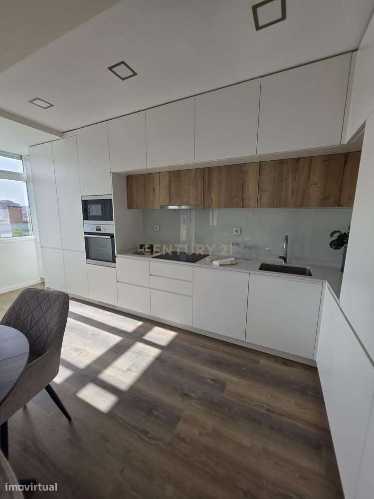 Apartamento T3 Novo em Benfica | varanda aberta | suite | 2 elevadores-15