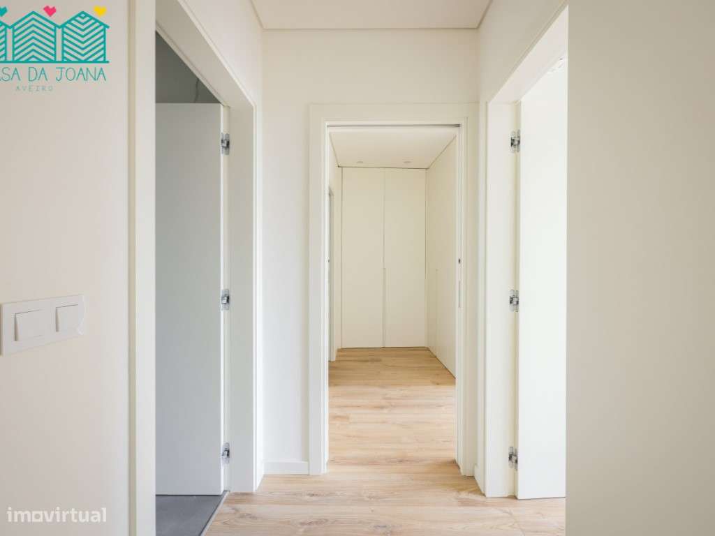 Apartamento T2 com Lugar de Garagem em Esgueira-25