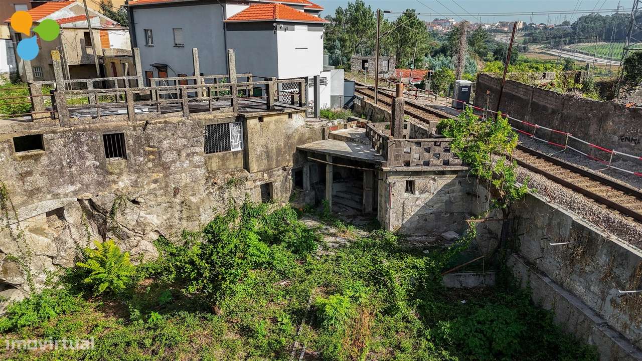 Moradia em Pedra para Recuperar com 630 m² de Terreno – Rio Tinto-10