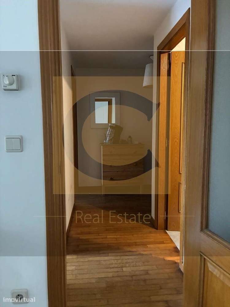 ÓTIMA LOCALIZAÇÃO - T1 com Terraço em Condomínio Fechado - Grande imagem: 5/18