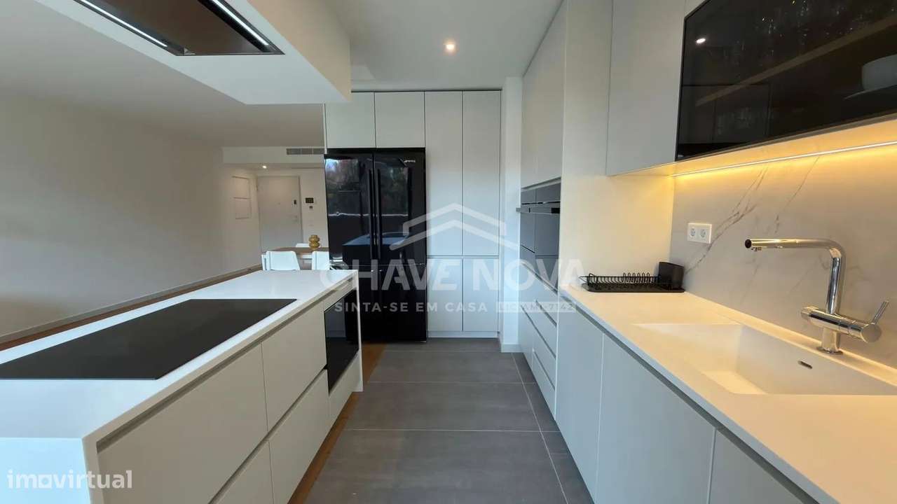 Apartamento T3 Novo c/ 2 Lugares de Garagem em Oliveira do Douro-11