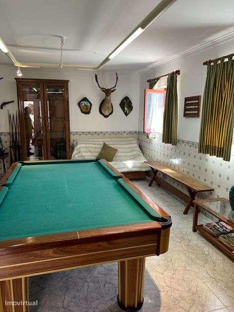 Excelente Moradia c/Piscina, Ringue desportivo, Garagem-50