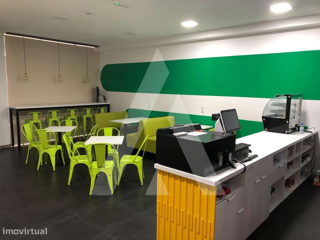 Loja localizada no centro histórico da cidade de Aveiro - Grande imagem: 2/13