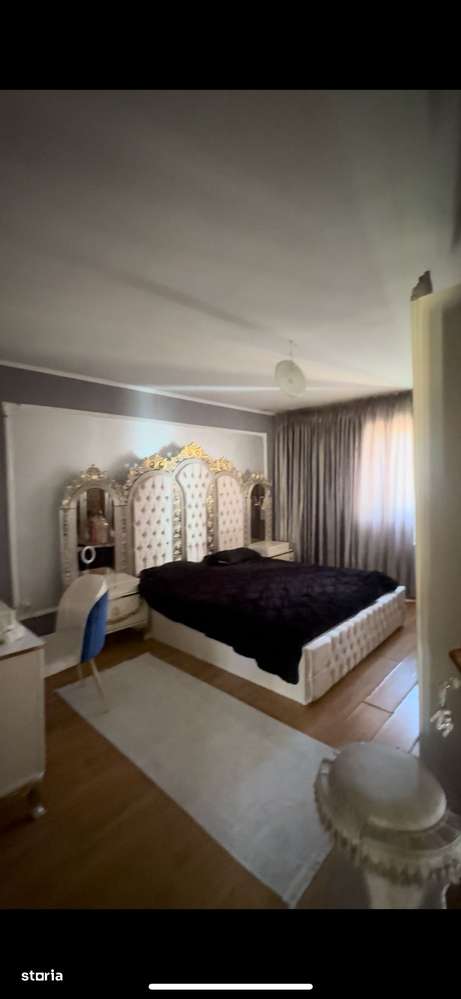 Vila de vanzare in Centru-5