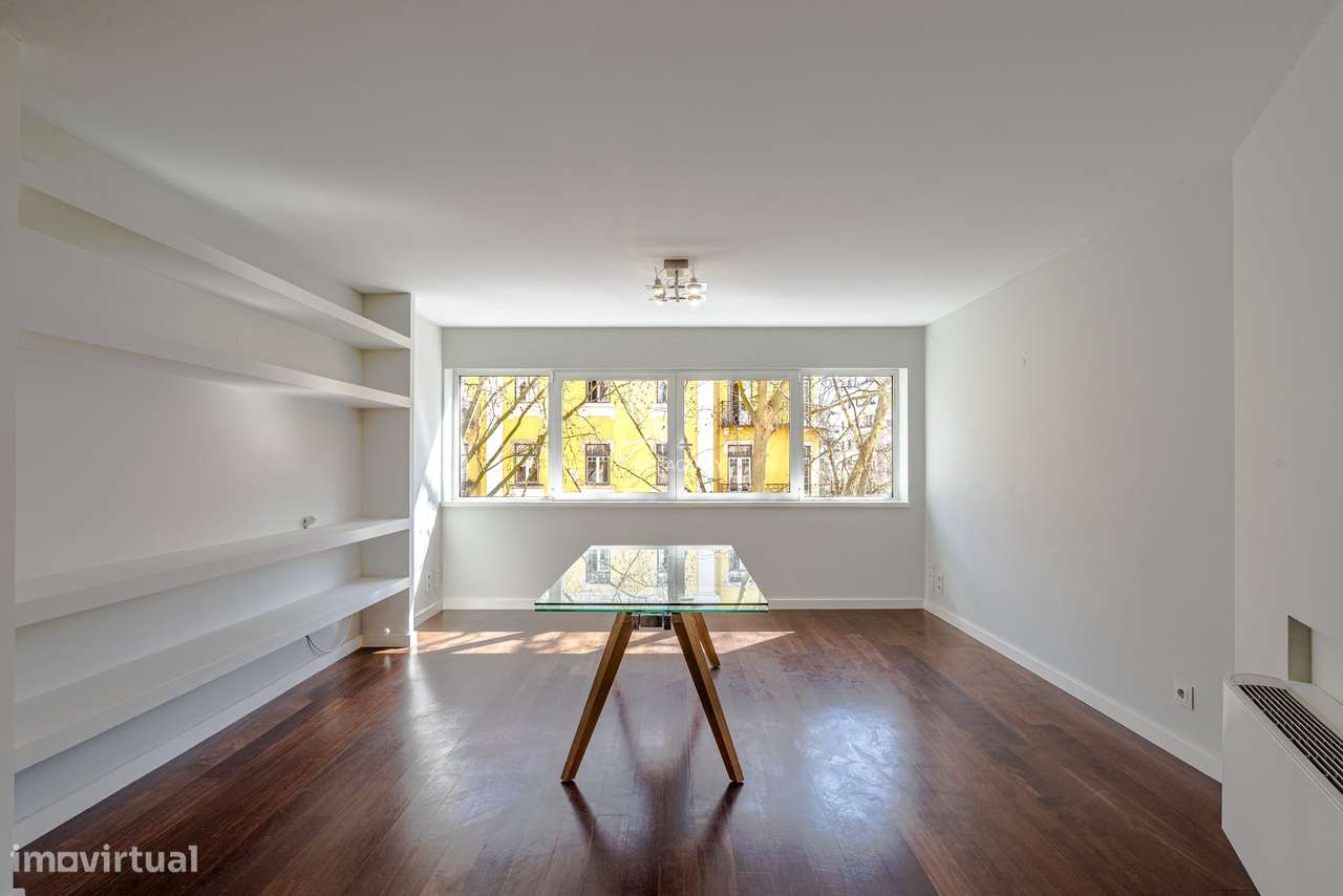 Apartamento T1 com Garagem na Rua Viriato – Avenidas Novas | Lisboa-1