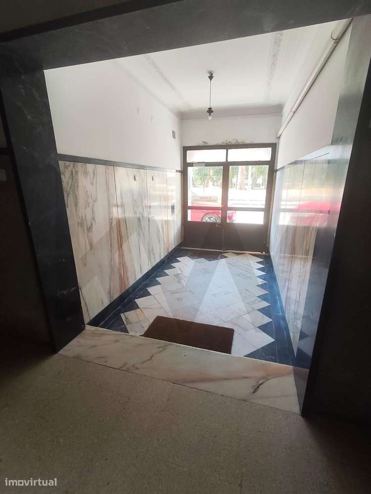 APARTAMENTO T2 TOTALMENTE REMODELADO COM LOGRADOURO – CRUZ DE PAU-7