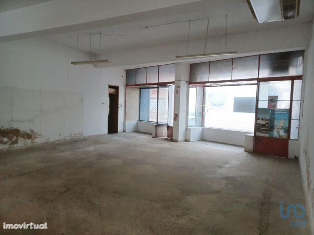 Loja / Estabelecimento Comercial em Faro de 200,00 m2