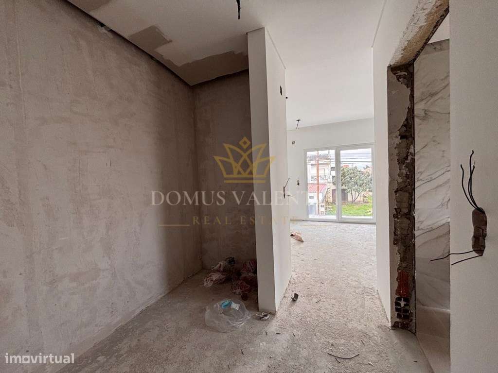 MORADIA GEMINADA -TRIPLEX T4 COM 3 WC
FERNÃO FERRO-23