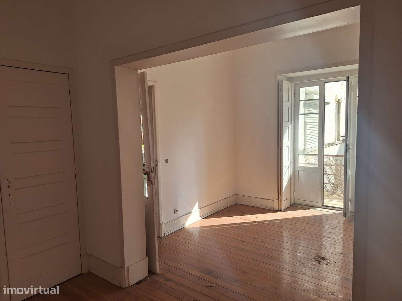 Prédio devoluto SEM Inquilinos junto ao Mercado de Arroios-17