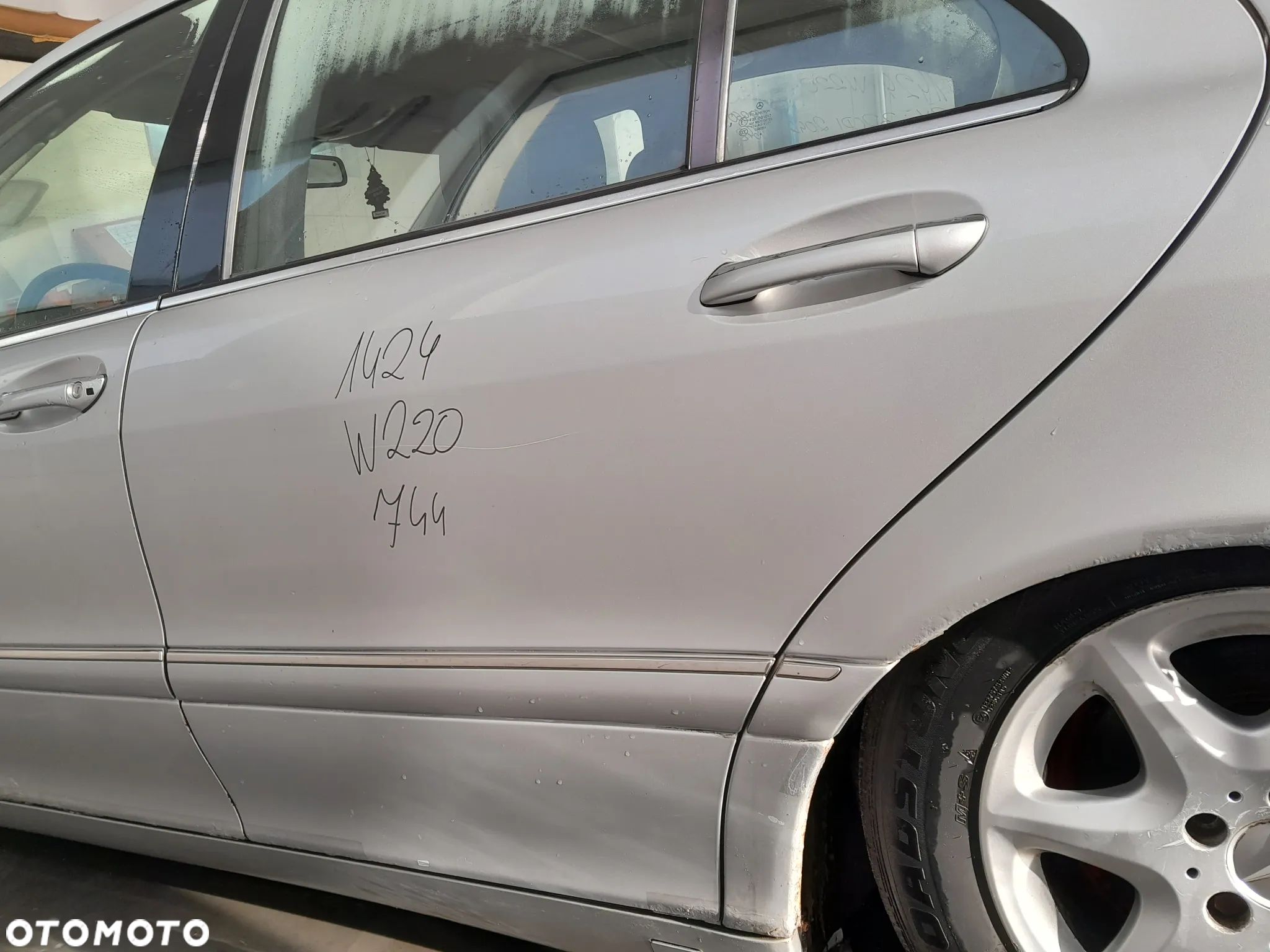 MERCEDES S KLASA W220 DRZWI LEWE TYLNE LEWY TYŁ KOLOR: 744 - 1