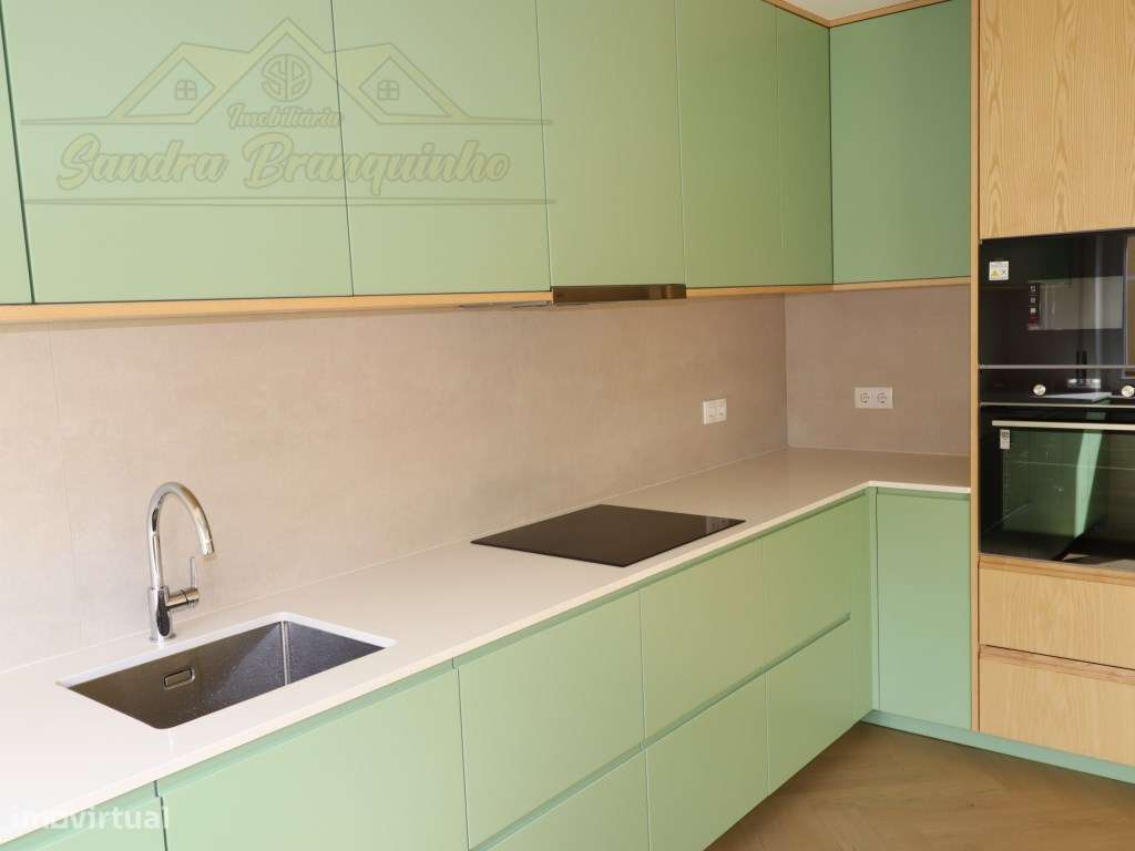 Apartamento RENOVADO(novo) com vista mar-8