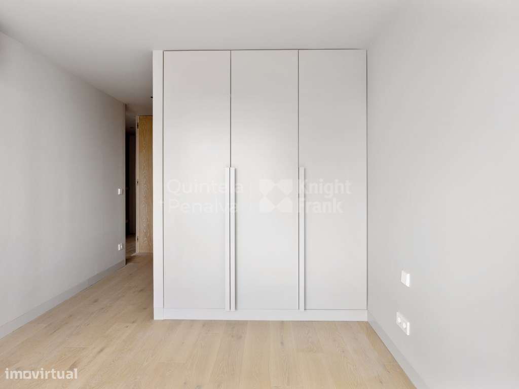 Apartamento T2 com estacionamento à venda nas Avenidas Novas-20