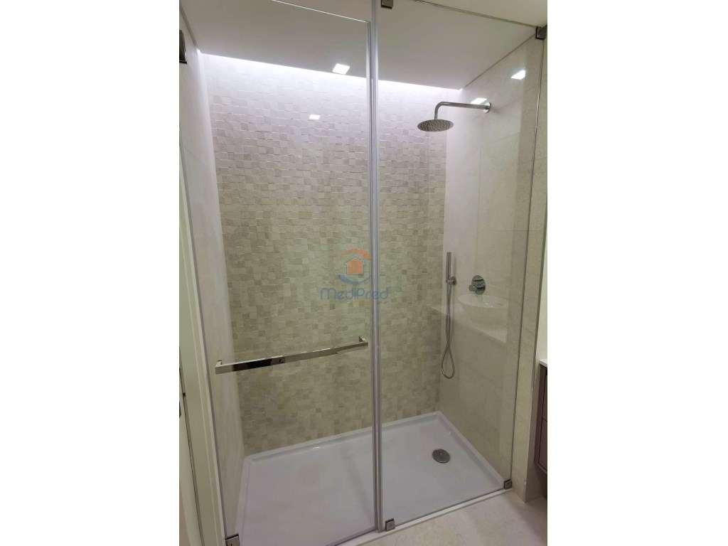 Apartamentos T3 NOVOS c/ 2 Varandas e BOX | Santo António dos Caval...-11