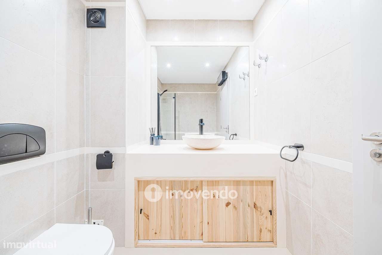 Apartamento T3 com garagem, em condomínio com piscina, em Bicesse-37