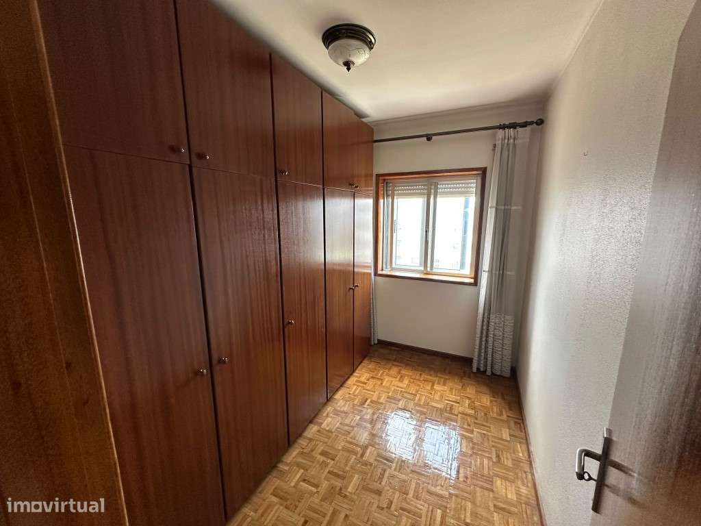 Apartamento T2+1 no centro da Maia-13