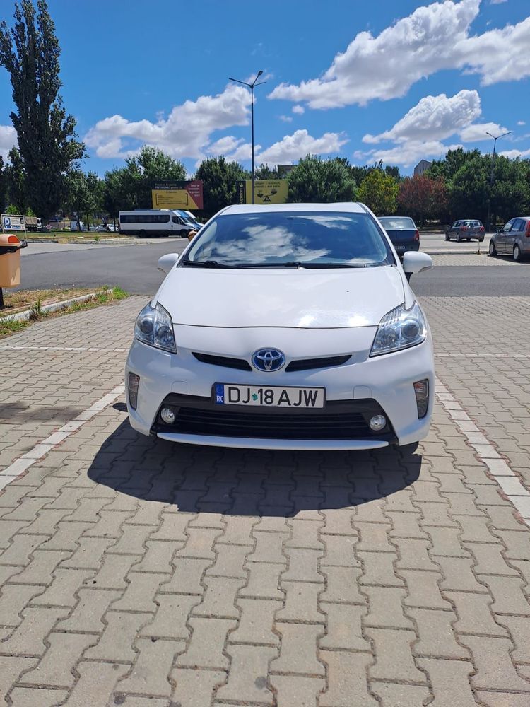 Toyota Prius III [2009 - 2015] (Hybrid) 2014