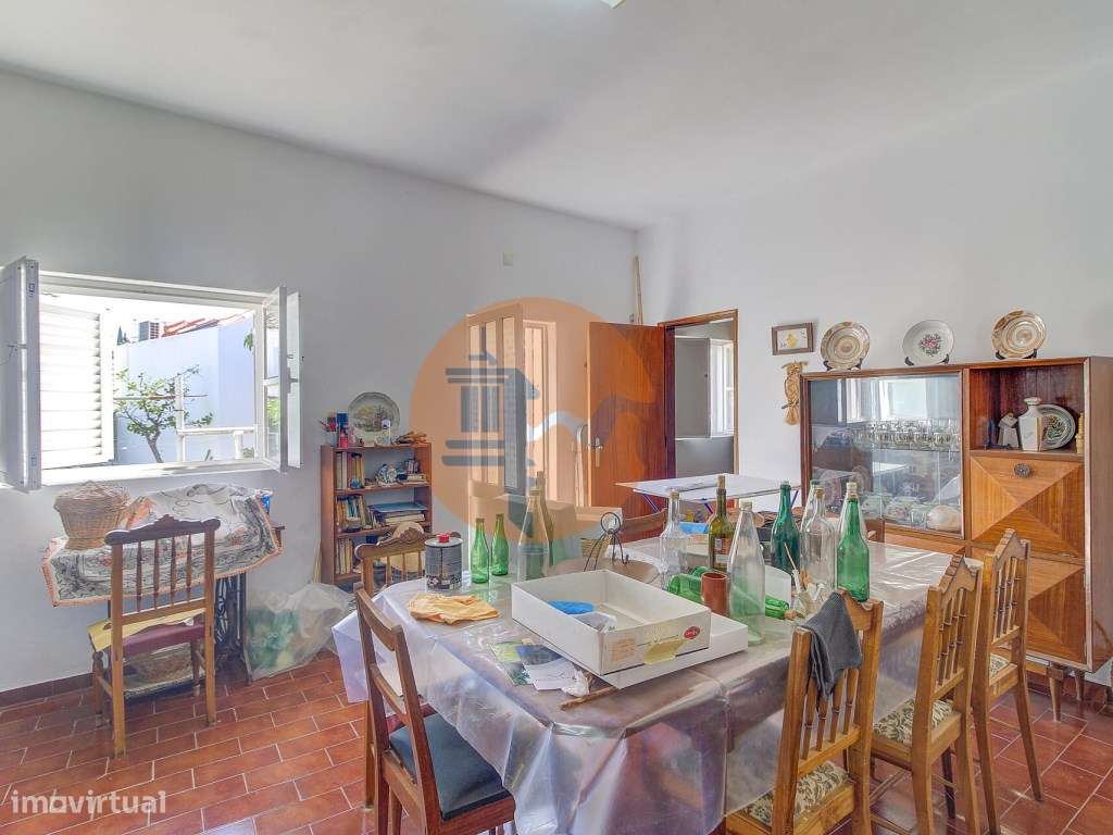 Moradia T3+2 com Jardim, Garagem e Vista Castelo no Centro de Castr...-43