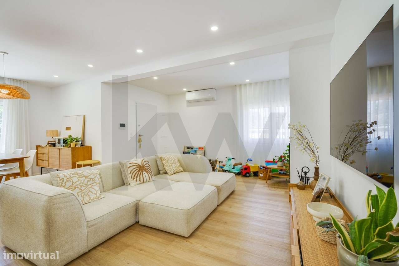 Fabulosa Moradia T4 com Piscina e Espaço Exterior-12