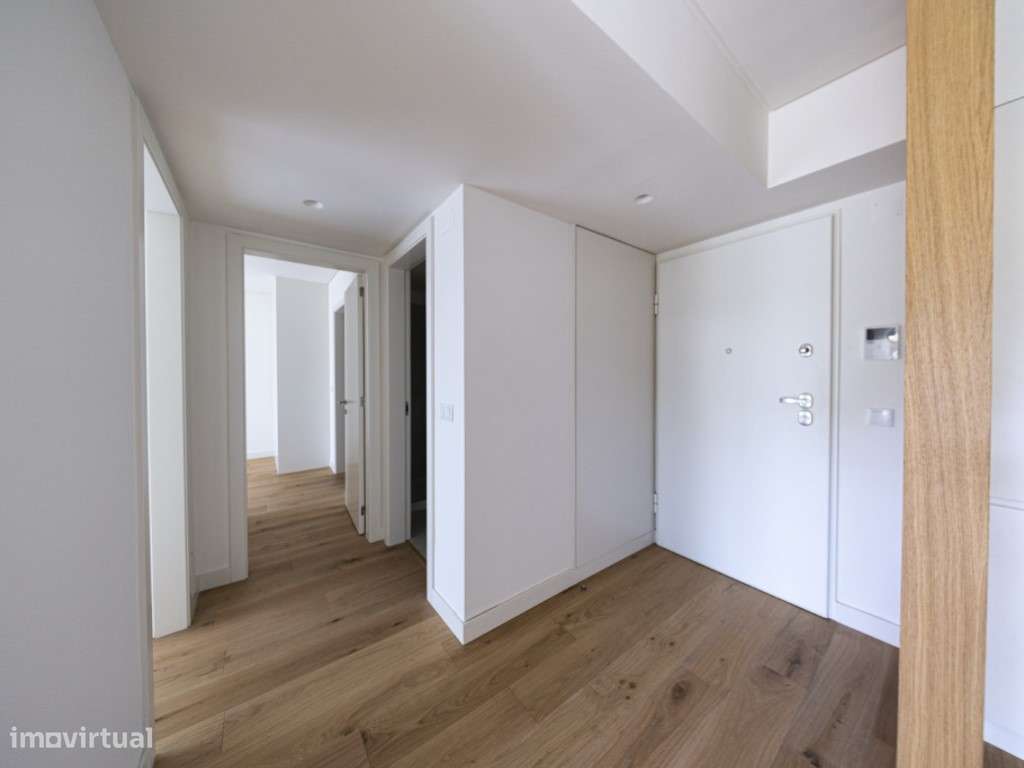 Apartamento T2 Novo no Seixal Baía com Terraço e Estacionamento-17