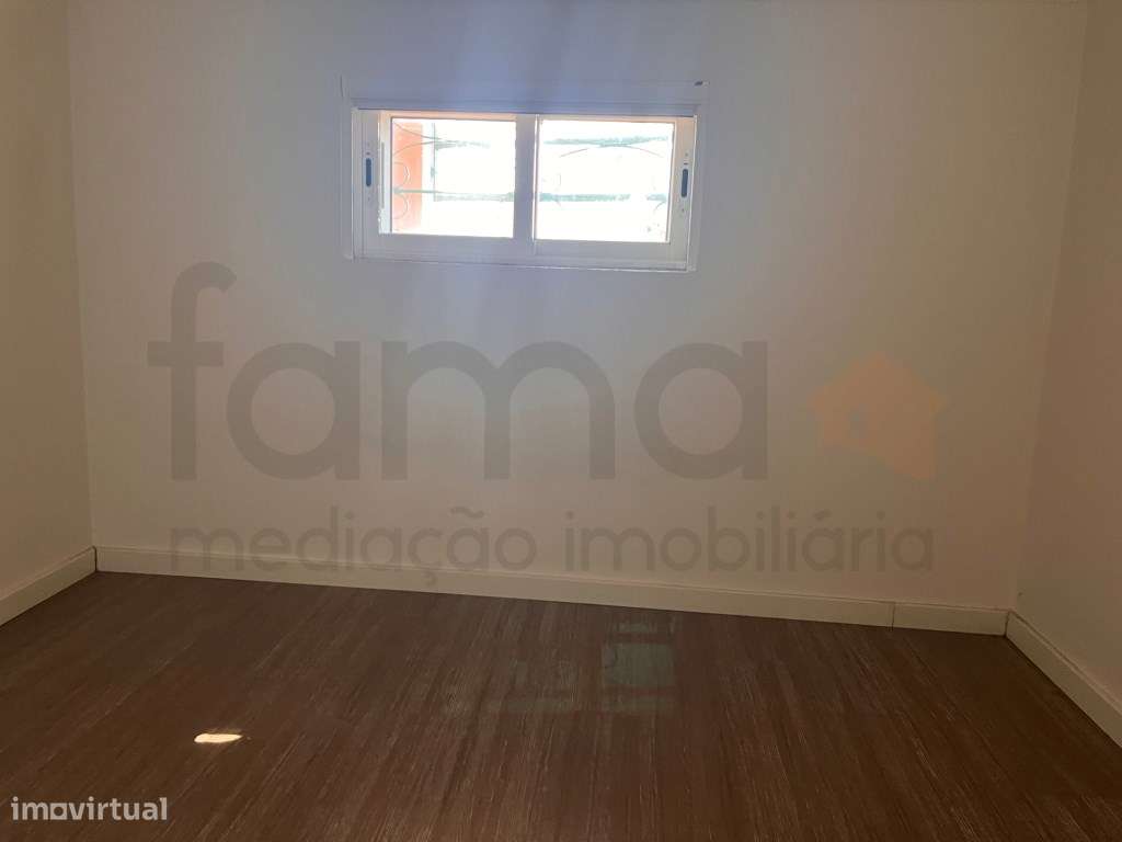 T4+1 no Centro da Amadora ideal para famílias-14