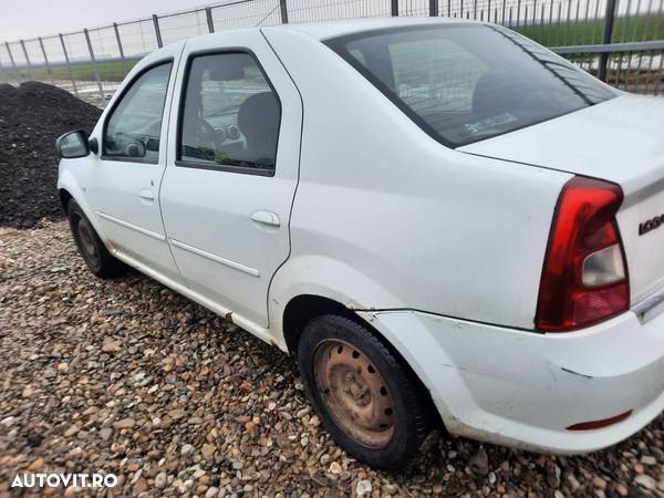 Dezmembrari/Dezmembrez Dacia Logan - 3