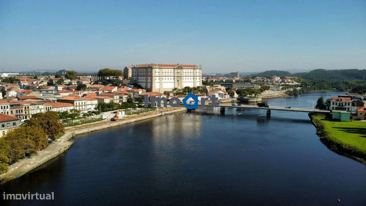 Prédio misto em frente ao Rio e Marina de Vila de Conde, com projeto-16