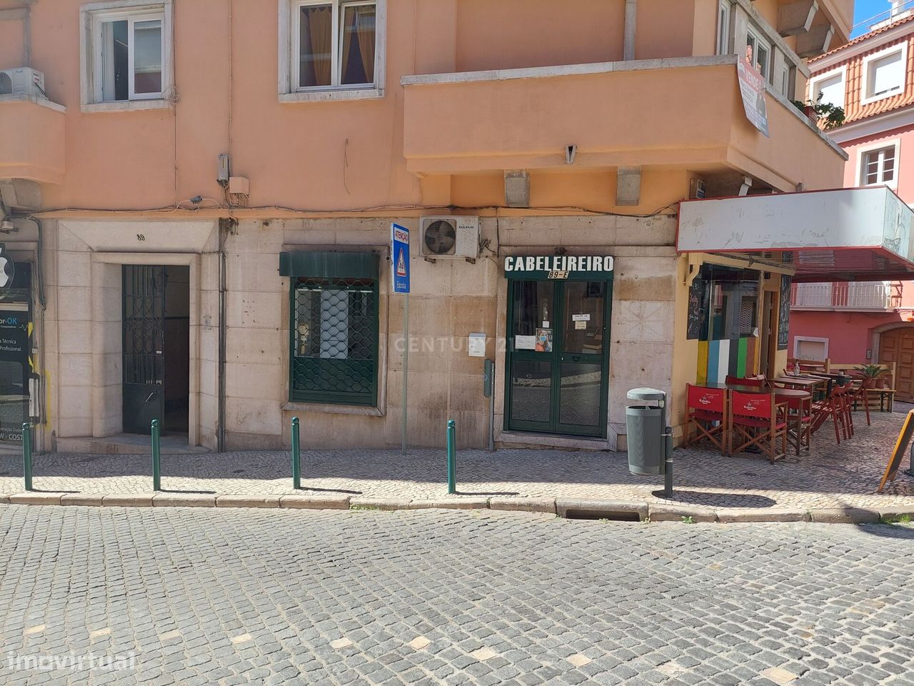 Loja para Venda com Inquilino na Rua do Telhal em Lisboa