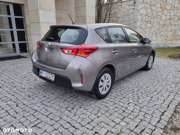 Toyota Auris 1.4 D-4D Active - 10