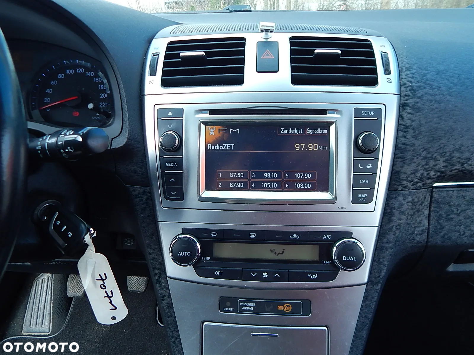Toyota Avensis 2.0 D-4D Premium - 28