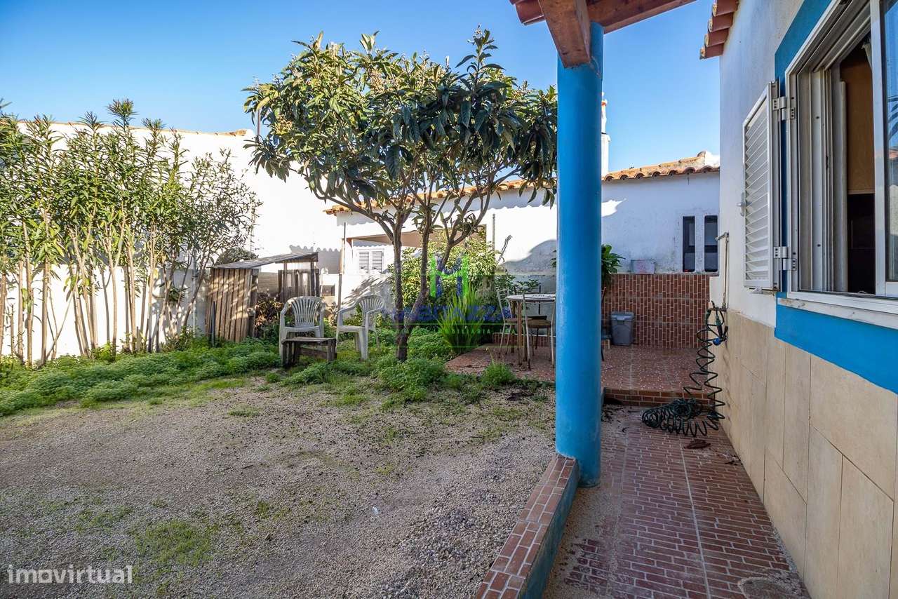 Moradia T1 com Jardim e Logradouro, em Budens, para Venda-8