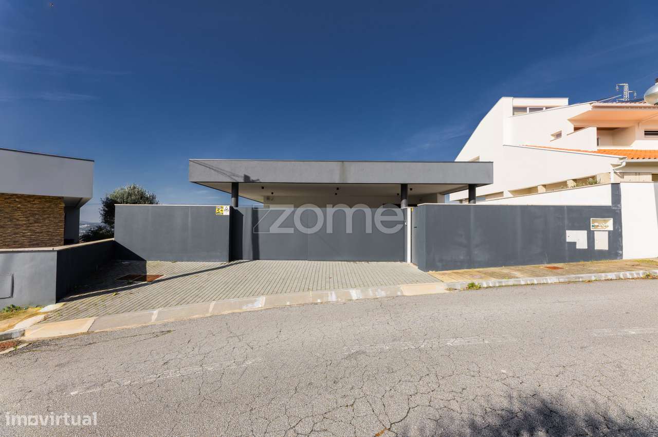 Moradia individual T3 c/ piscina em Nogueira, Braga - Grande imagem: 3/50